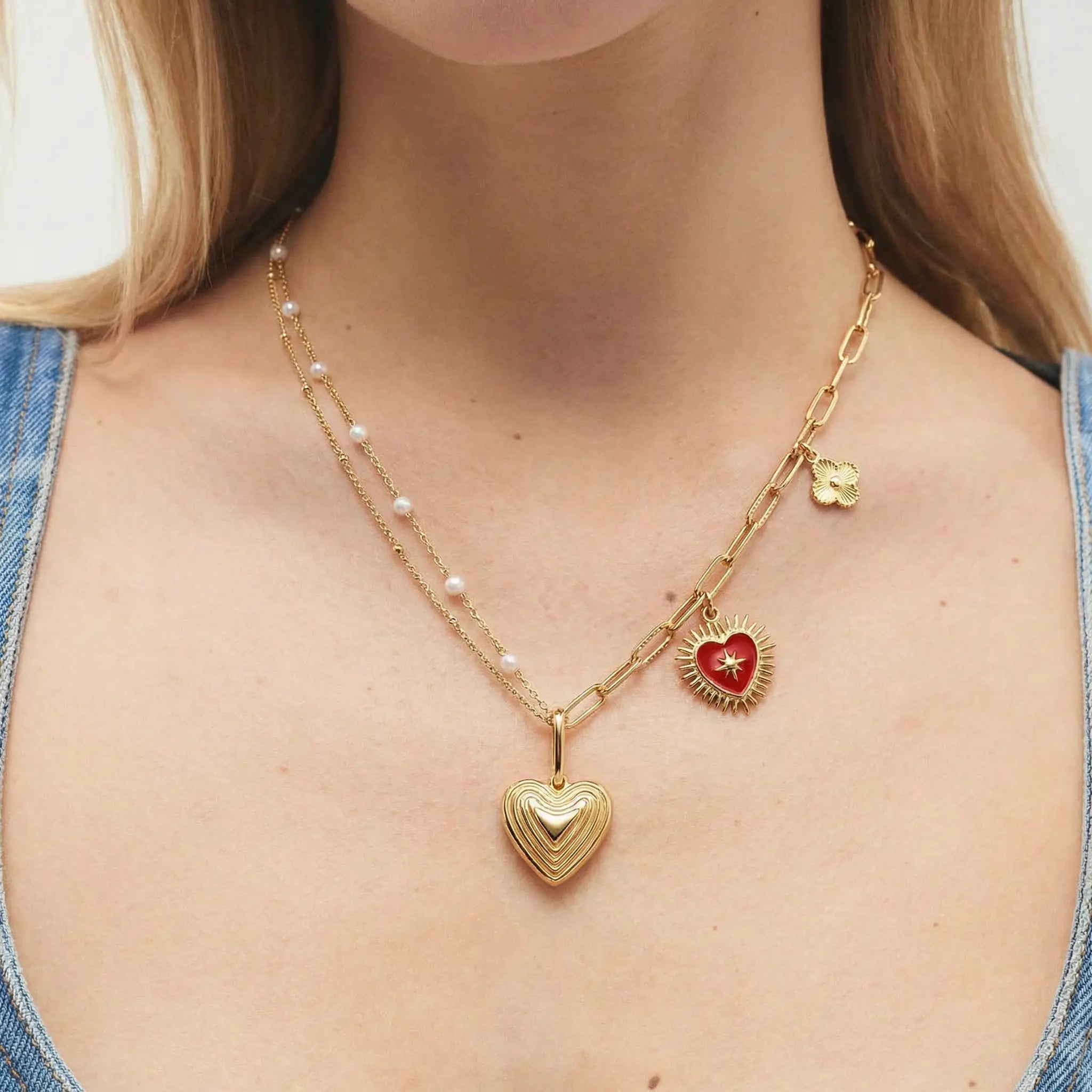 Collana dorato con charm Eterno